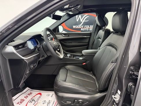 New 2025 Jeep Grand Cherokee Limited image 11