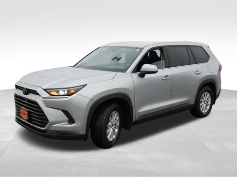 Used 2024 Toyota Grand Highlander XLE image 15