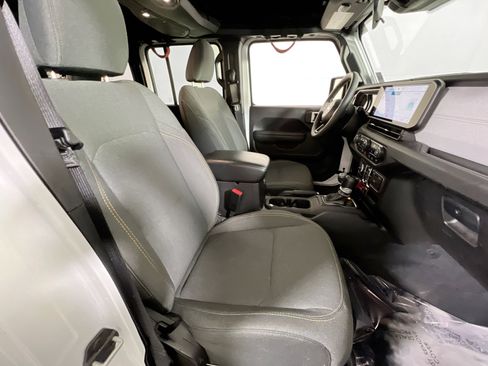 Used 2024 Jeep Wrangler Willys image 26