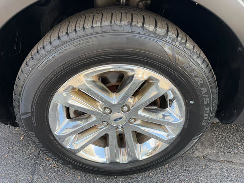 Used 2016 Ford Explorer XLT image 51