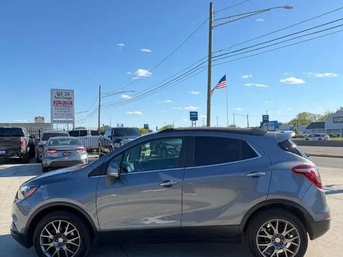 Used 2019 Buick Encore Sport Touring AWD/4WD image 4