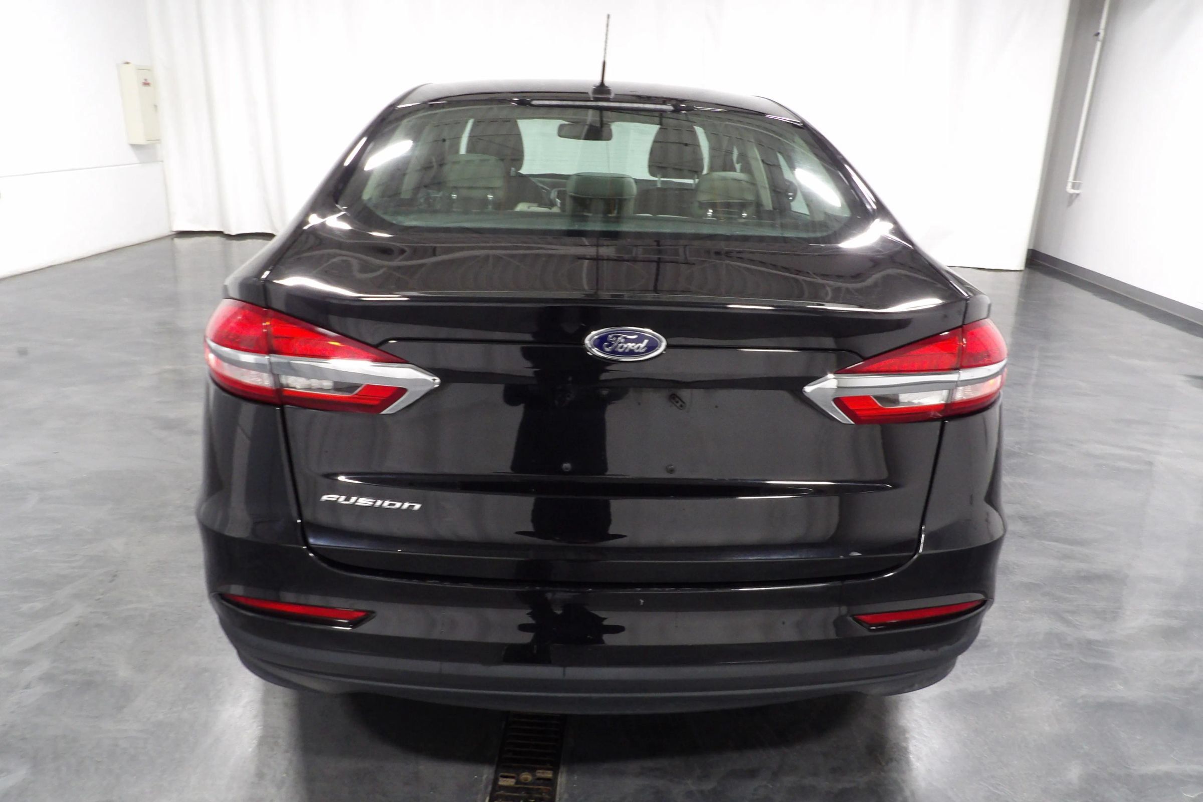 Used 2019 Ford Fusion S FWD image 5