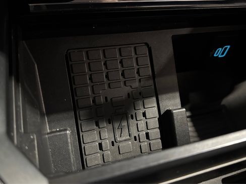 Used 2023 Ford F350 Lariat w/ Sport Appearance Package image 40