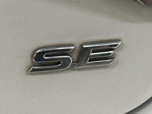 Used 2017 Toyota Camry SE FWD image 15