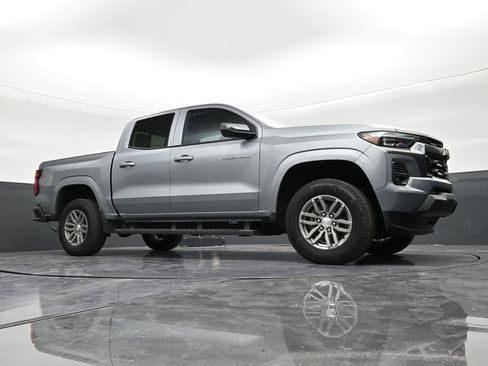 Used 2025 Chevrolet Colorado W/T w/ Advanced Trailering Package image 26