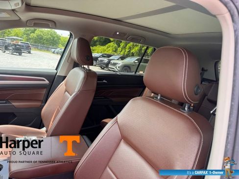 Used 2022 Volkswagen Atlas SEL R-Line AWD/4WD image 12