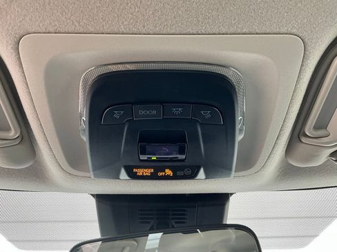 Used 2025 Toyota Corolla LE image 16