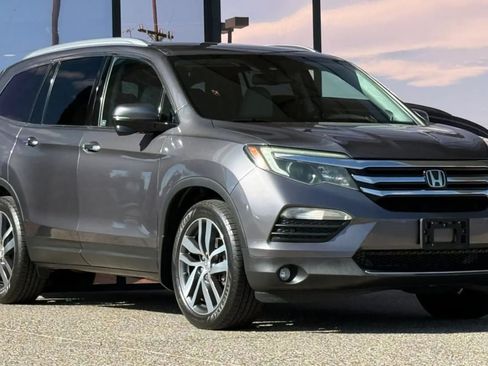 Used 2017 Honda Pilot Touring image 17