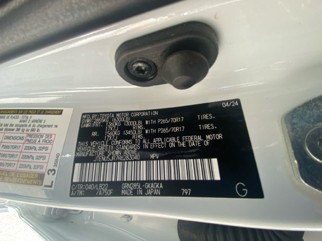 Used 2024 Toyota 4Runner SR5 Premium w/ Moonroof Package AWD/4WD image 27