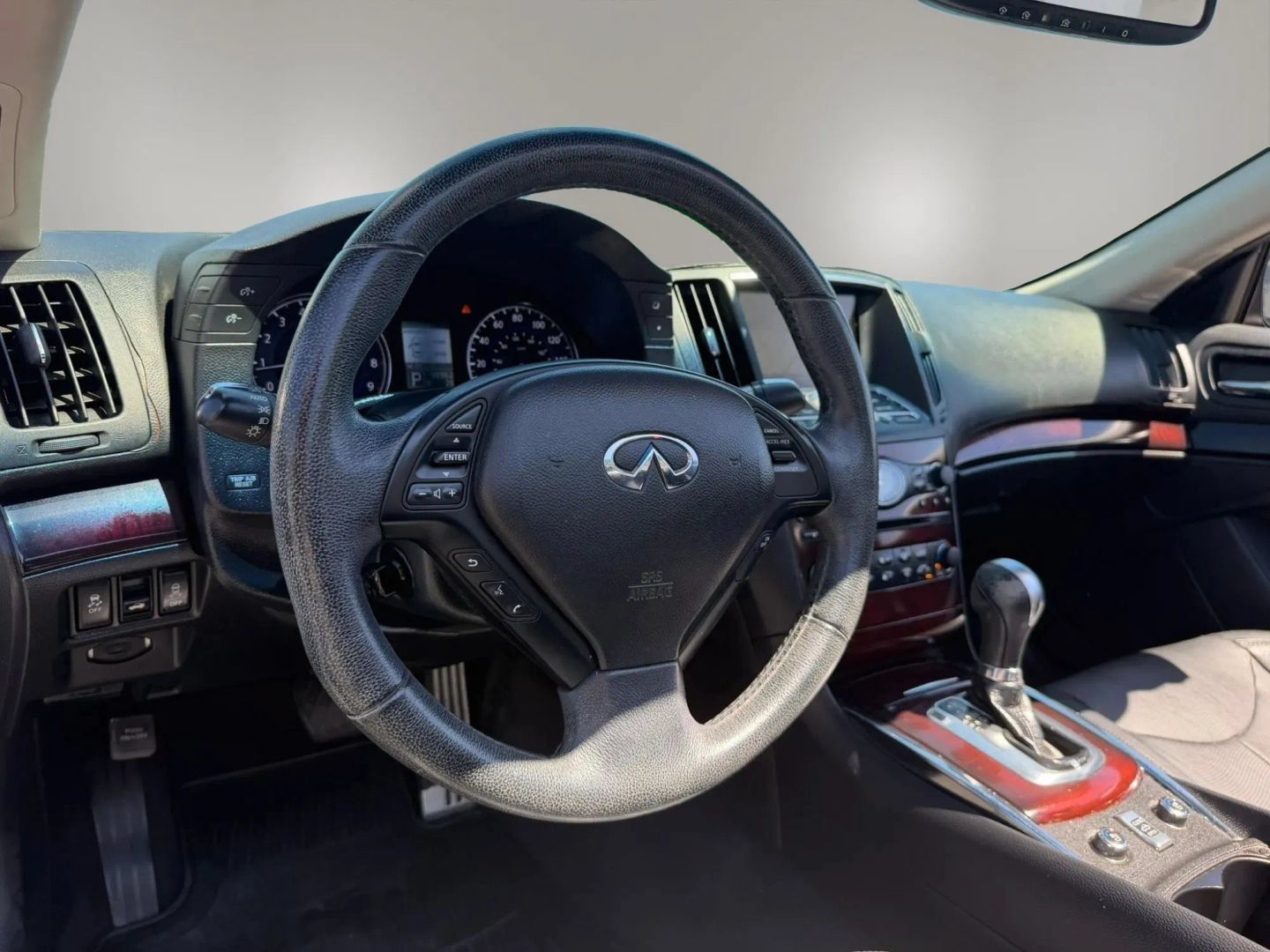 Used 2011 INFINITI G37 Convertible w/ Premium Pkg RWD image 11