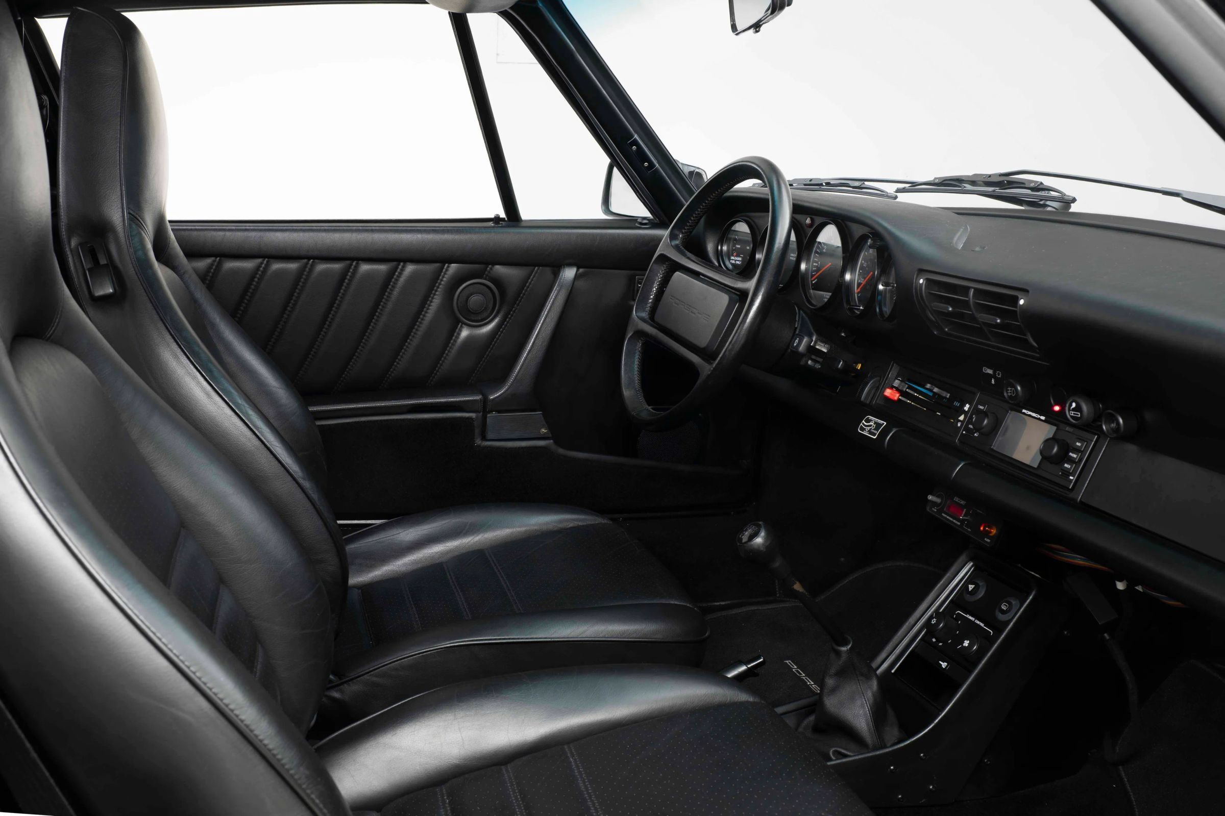 Used 1987 Porsche 911 Carrera RWD image 26