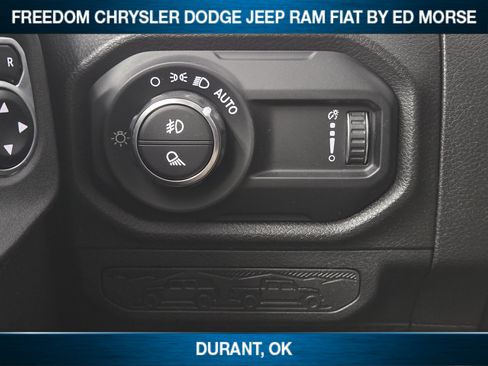 Used 2024 Jeep Gladiator Sport AWD/4WD image 16