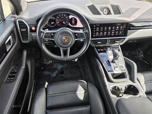 Used 2022 Porsche Cayenne image 13