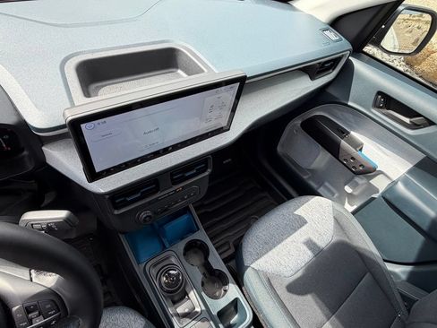 Used 2025 Ford Maverick XLT w/ Equipment Group 301A AWD/4WD image 18