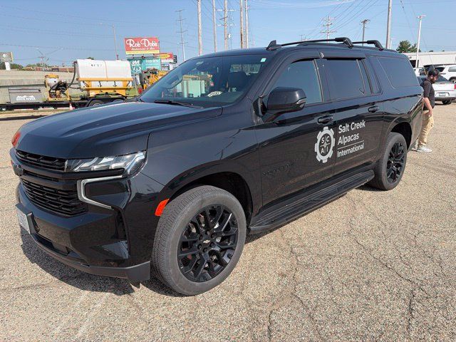 Used 2023 Chevrolet Suburban RST w/ Luxury Package AWD/4WD image 5