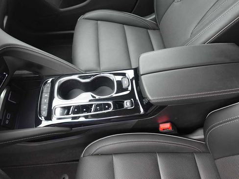 Used 2023 Buick Envision Essence image 20