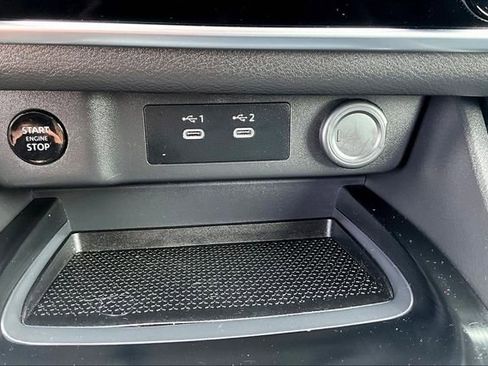 Used 2025 Nissan Rogue S FWD image 16