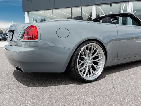 Used 2020 Rolls-Royce Dawn RWD image 14