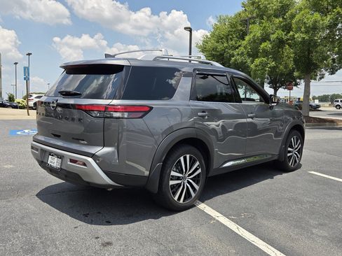 Used 2024 Nissan Pathfinder Platinum w/ Black Appearance Package FWD image 6