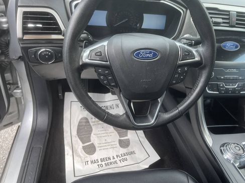 Used 2019 Ford Fusion SEL FWD image 12