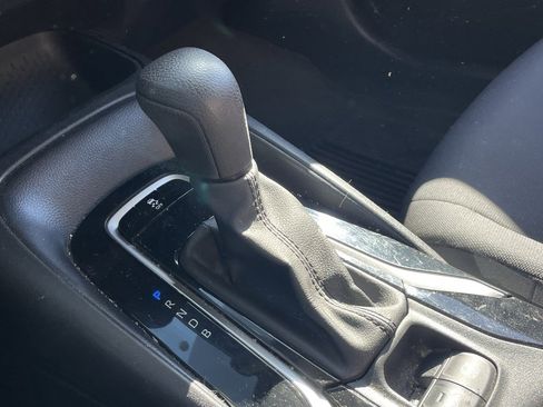 Used 2020 Toyota Corolla LE image 6