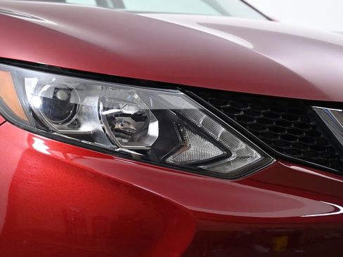 Used 2019 Nissan Rogue Sport S w/ Appearance Package FWD image 5
