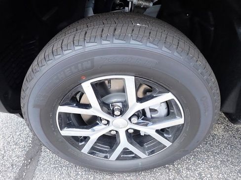 New 2025 Jeep Grand Cherokee L Limited image 11