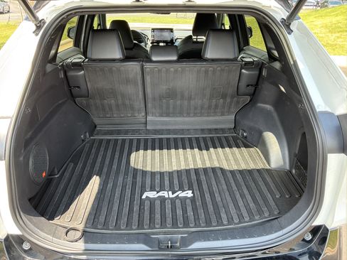 Used 2022 Toyota RAV4 XSE AWD/4WD image 32