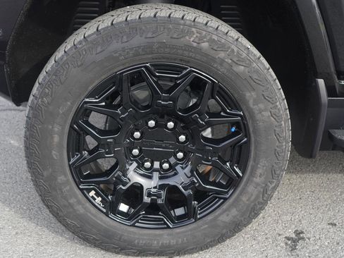 New 2026 GMC Hummer EV 4x4 Crew Cab image 12