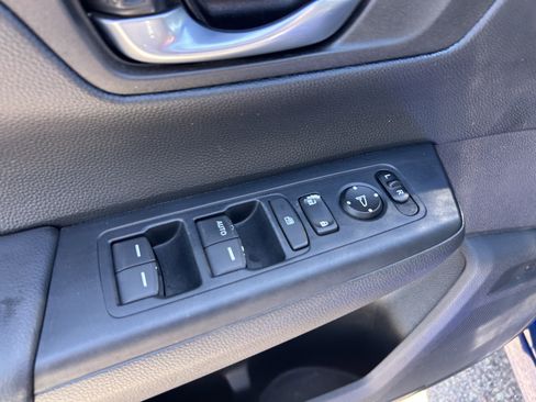 Used 2025 Honda CR-V LX image 16