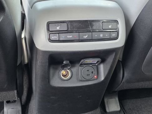 Used 2022 Hyundai Palisade SEL w/ Premium Package FWD image 19