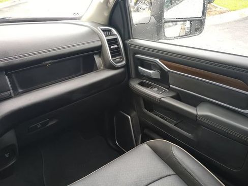 Used 2024 RAM 2500 Laramie AWD/4WD image 18