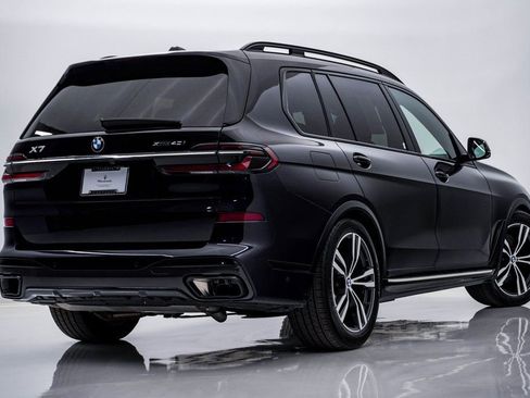 Used 2023 BMW X7 xDrive40i w/ Executive Package image 8