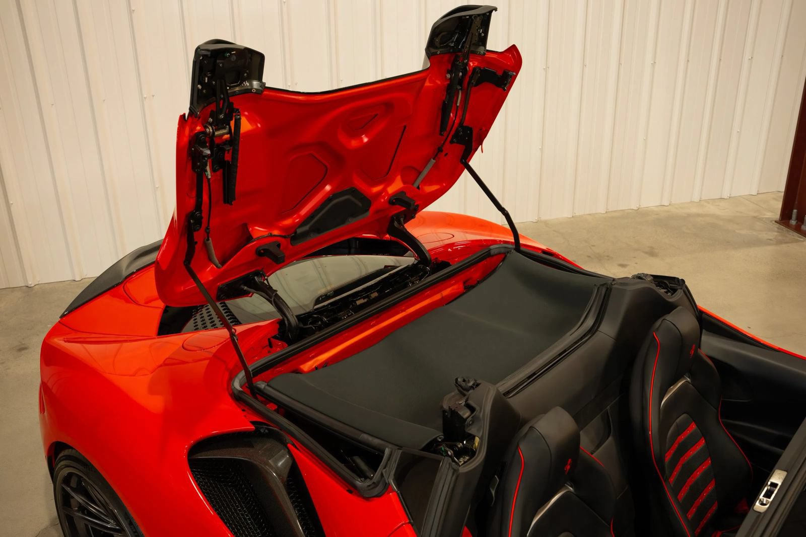 Used 2023 Ferrari SF90 Spider AWD/4WD image 34