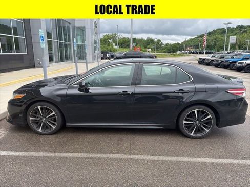 Used 2018 Toyota Camry XSE FWD image 4