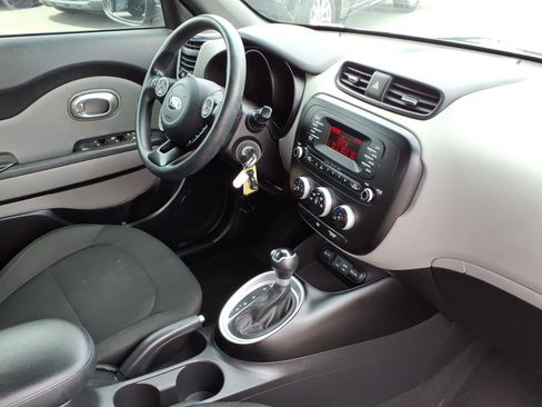 Used 2016 Kia Soul FWD image 10