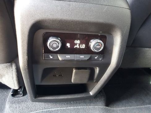 Used 2025 Chevrolet Traverse RS AWD/4WD image 15