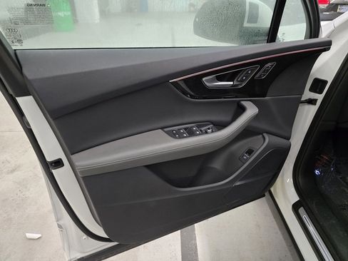 Used 2025 Audi Q7 3.0T Premium Plus image 14