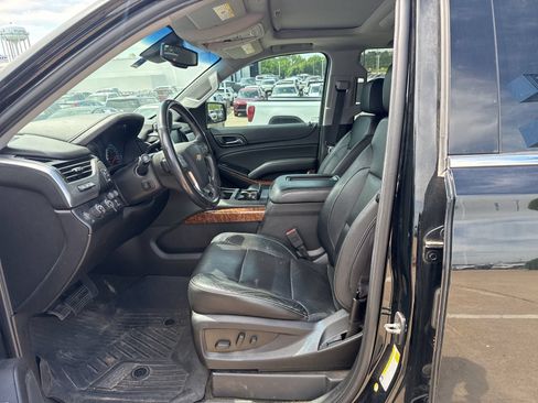 Used 2018 Chevrolet Suburban Premier AWD/4WD image 9