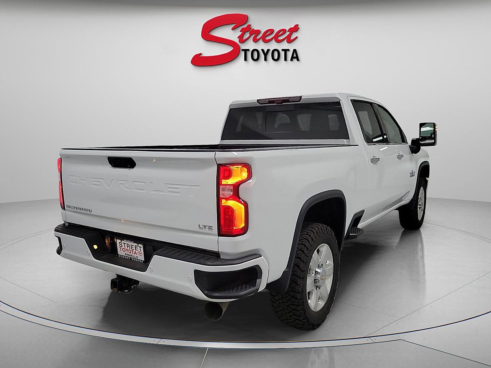 Used 2022 Chevrolet Silverado 2500 LTZ w/ Z71 Chrome Sport Edition AWD/4WD image 4