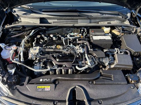 Used 2025 Toyota Corolla LE image 28