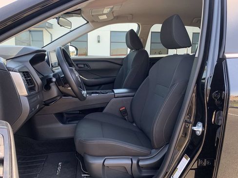 Used 2024 Nissan Rogue S AWD/4WD image 25