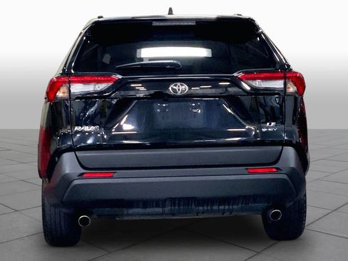 Certified 2025 Toyota RAV4 LE AWD/4WD image 4