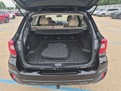 Used 2019 Subaru Outback 2.5i Limited AWD/4WD image 28