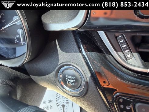 Used 2018 Toyota C-HR XLE FWD image 27