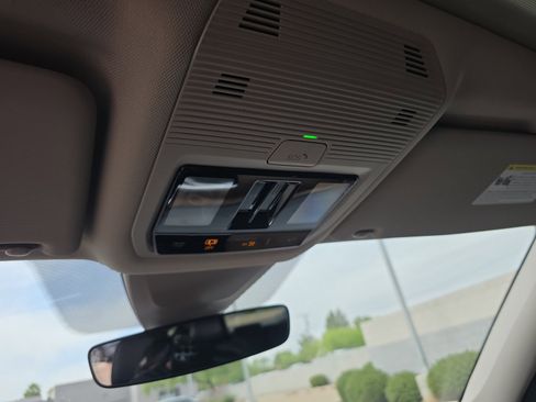 Used 2024 Volkswagen Atlas SE w/ Panoramic Sunroof Package AWD/4WD image 31