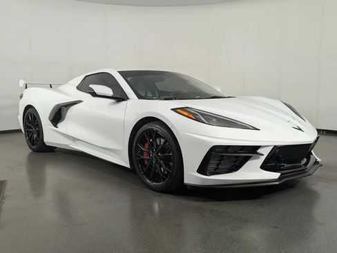 Used 2024 Chevrolet Corvette Stingray Premium Conv w/ Z51 Performance Package RWD image 3