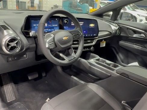 New 2026 Chevrolet Equinox EV LT image 10