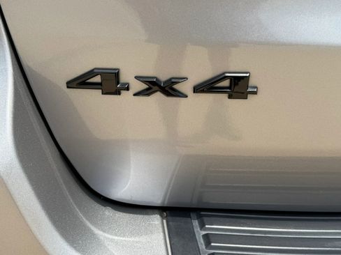 Used 2020 Jeep Grand Cherokee Altitude AWD/4WD image 9