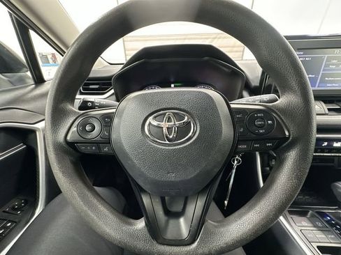 Used 2019 Toyota RAV4 LE w/ Carpet Mat Package FWD image 12